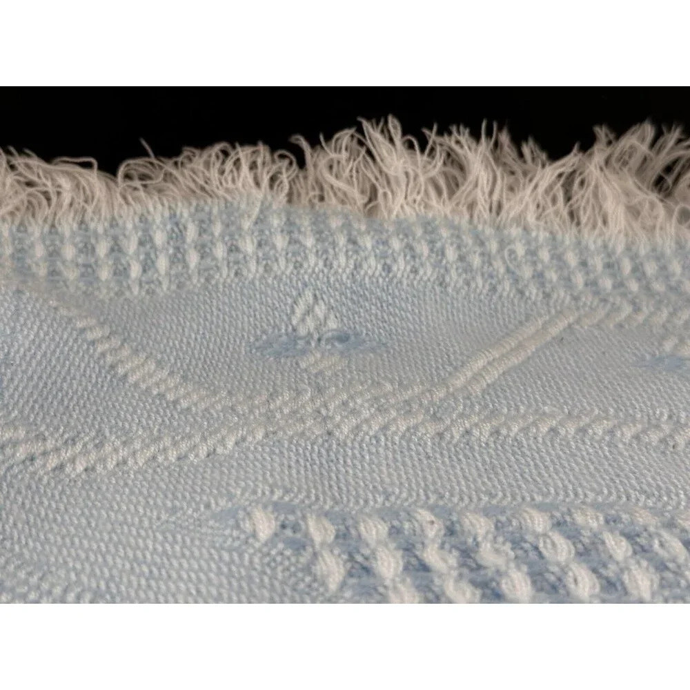 Vtg Baby Security Blanket Bumble Bee Design Blue White Fringed‎ Woven Acrylic